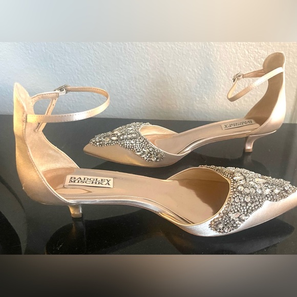 BADGLEY MISCHKA DRESSY LOW HEEL ANKLE STRAP BEADED SHOES - Picture 4 of 7